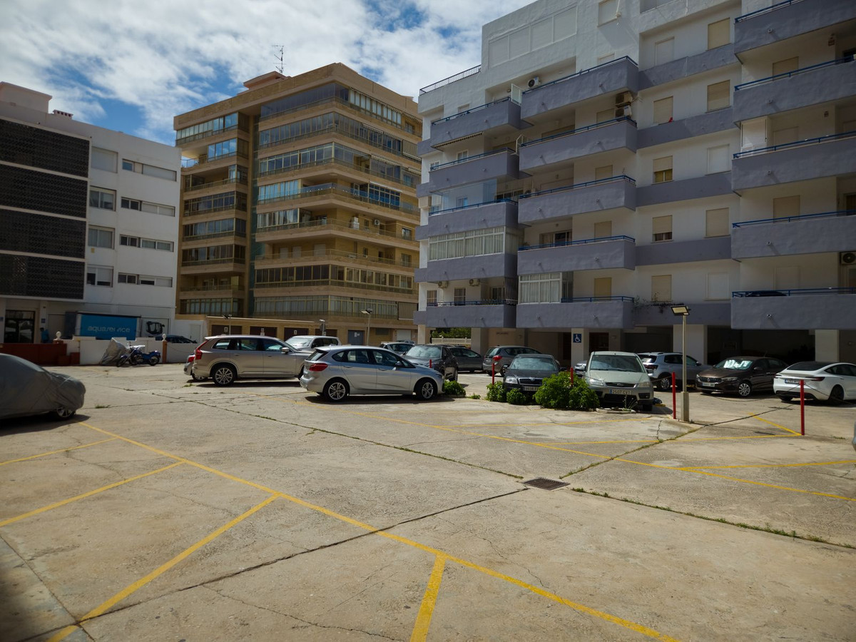 3 Bed Apartment for sale in Fuengirola Costa Del Sol, Málaga, Spain
