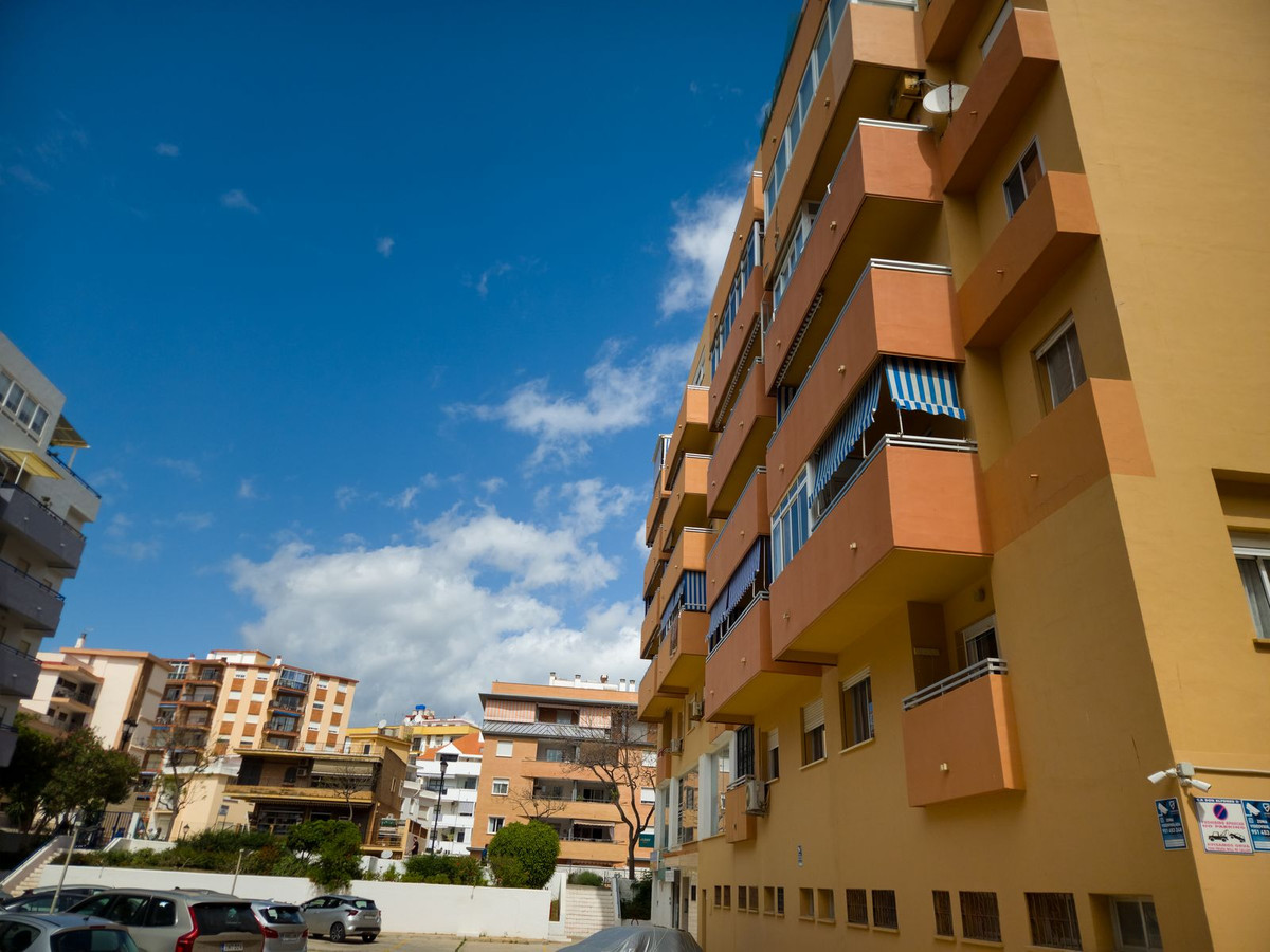 3 Bed Apartment for sale in Fuengirola Costa Del Sol, Málaga, Spain