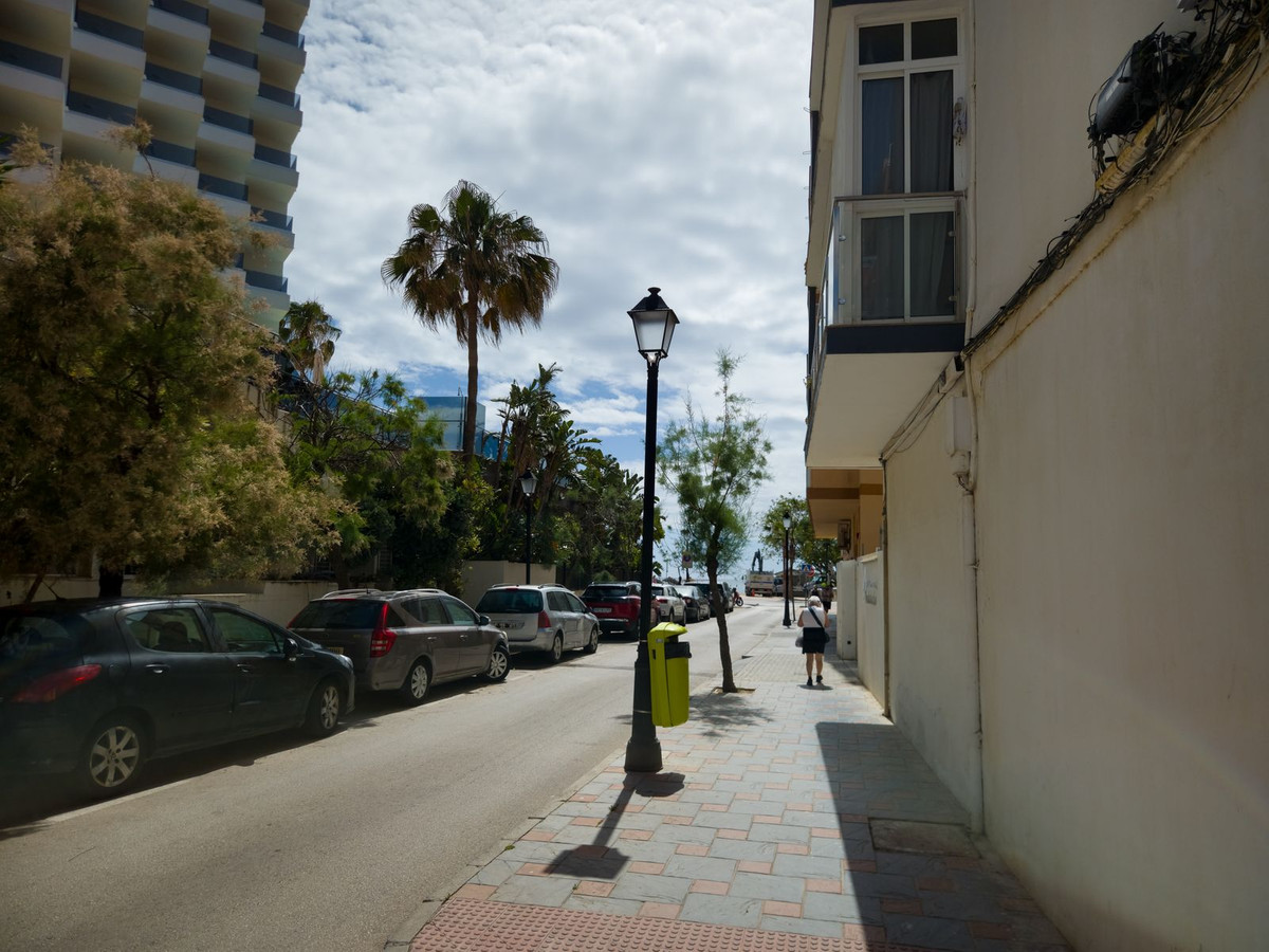 3 Bed Apartment for sale in Fuengirola Costa Del Sol, Málaga, Spain