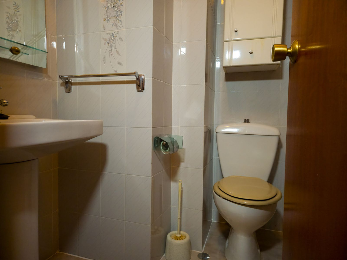 3 Bed Apartment for sale in Fuengirola Costa Del Sol, Málaga, Spain