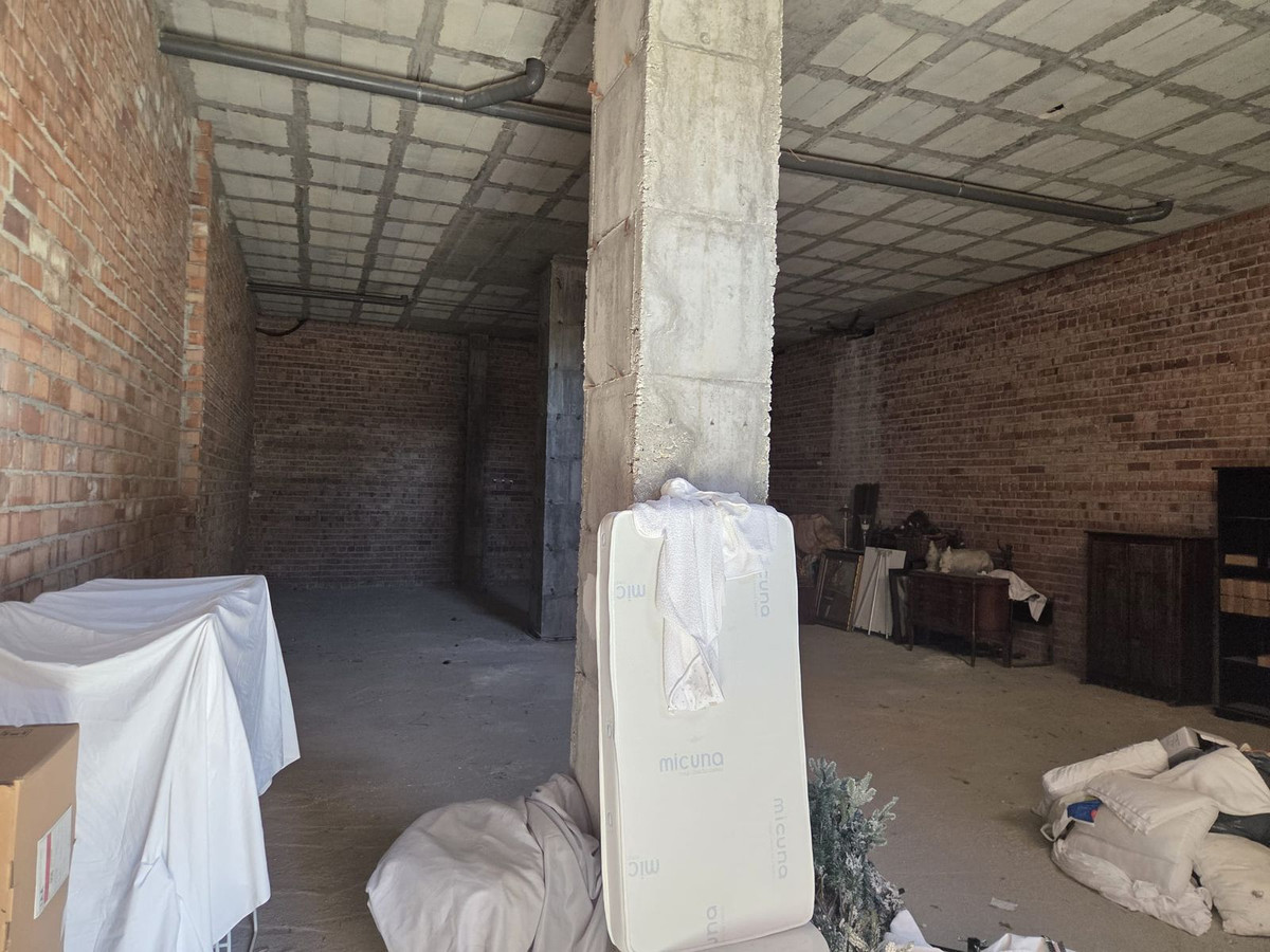 Commercial unit for sale in Fuengirola Costa Del Sol, Málaga, Spain