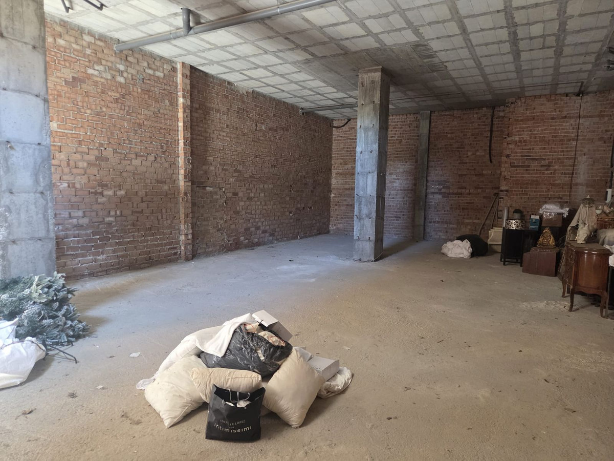 Commercial unit for sale in Fuengirola Costa Del Sol, Málaga, Spain