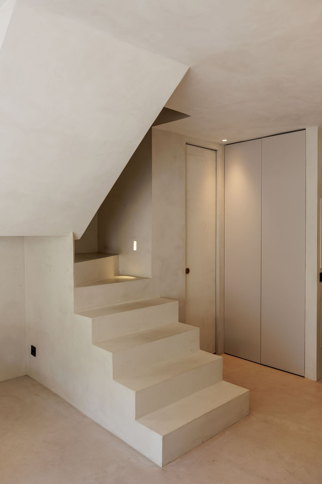 2 Bed Townhouse for sale in Nueva Andalucía Costa Del Sol, Málaga, Spain