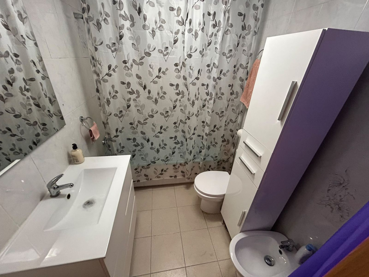 Se vende Apartamento Planta Media de 3 dormitorios en Costa Del Sol, Málaga, España