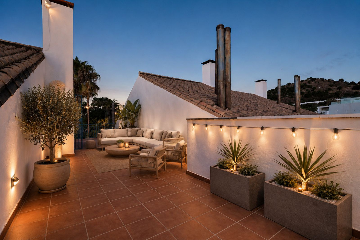 4 Bed Townhouse for sale in Nueva Andalucía Costa Del Sol, Málaga, Spain