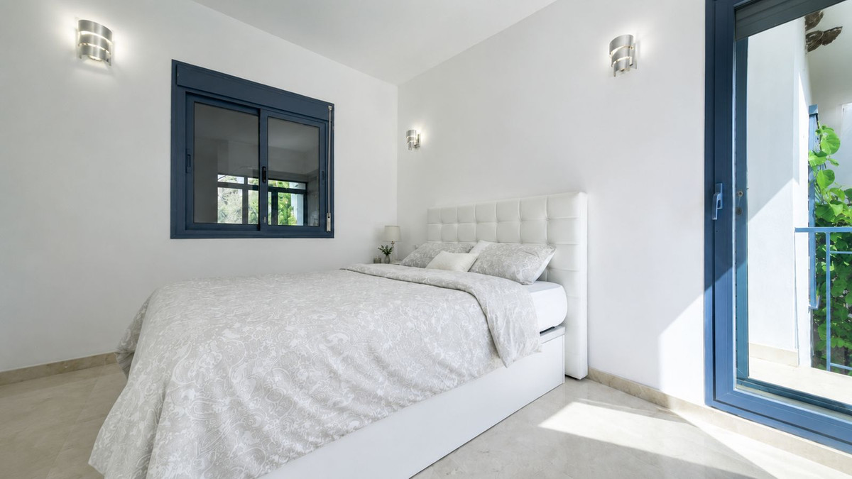 4 Bed Townhouse for sale in Nueva Andalucía Costa Del Sol, Málaga, Spain