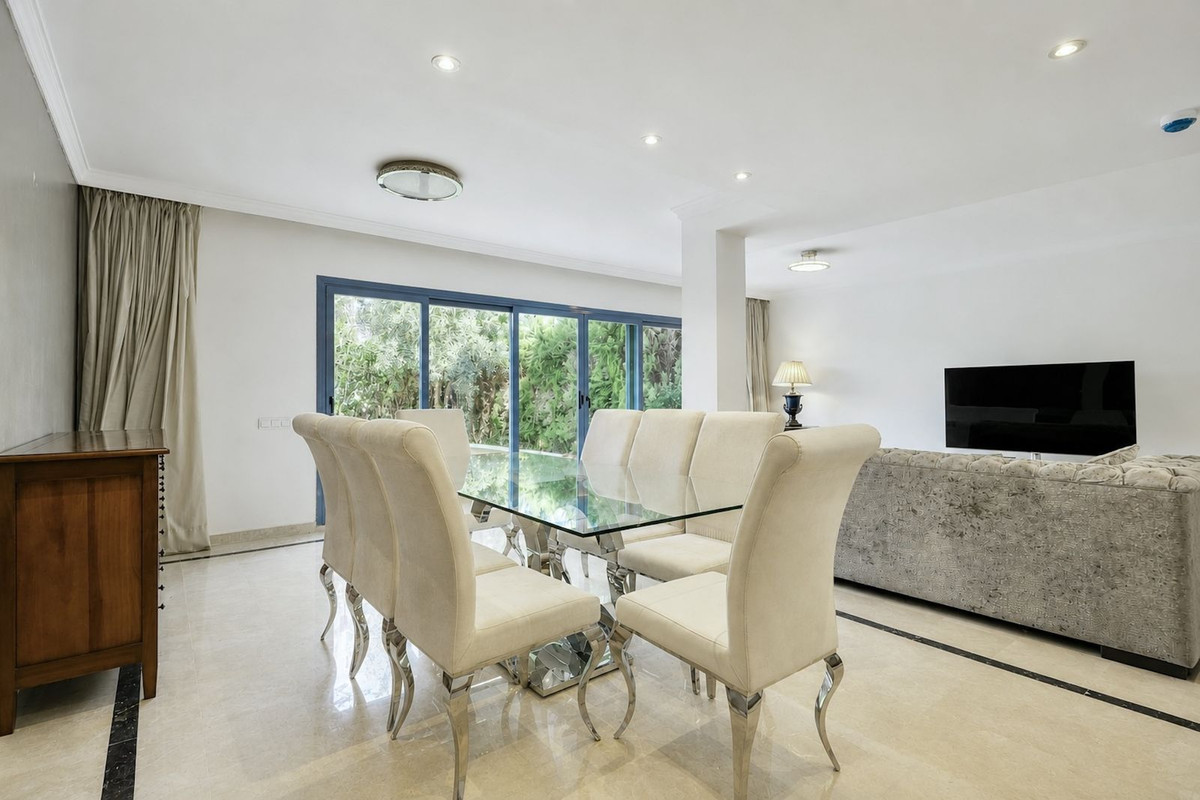 4 Bed Townhouse for sale in Nueva Andalucía Costa Del Sol, Málaga, Spain