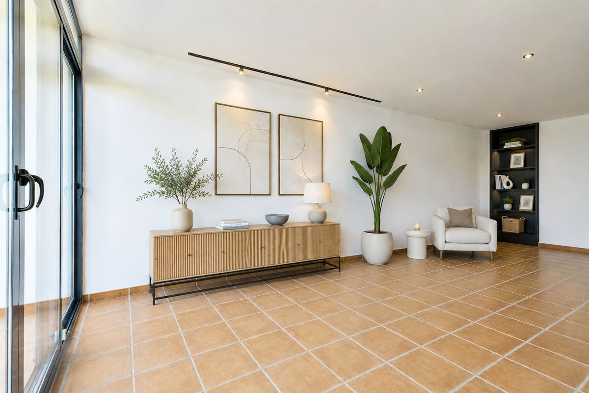 4 Bed Townhouse for sale in Nueva Andalucía Costa Del Sol, Málaga, Spain