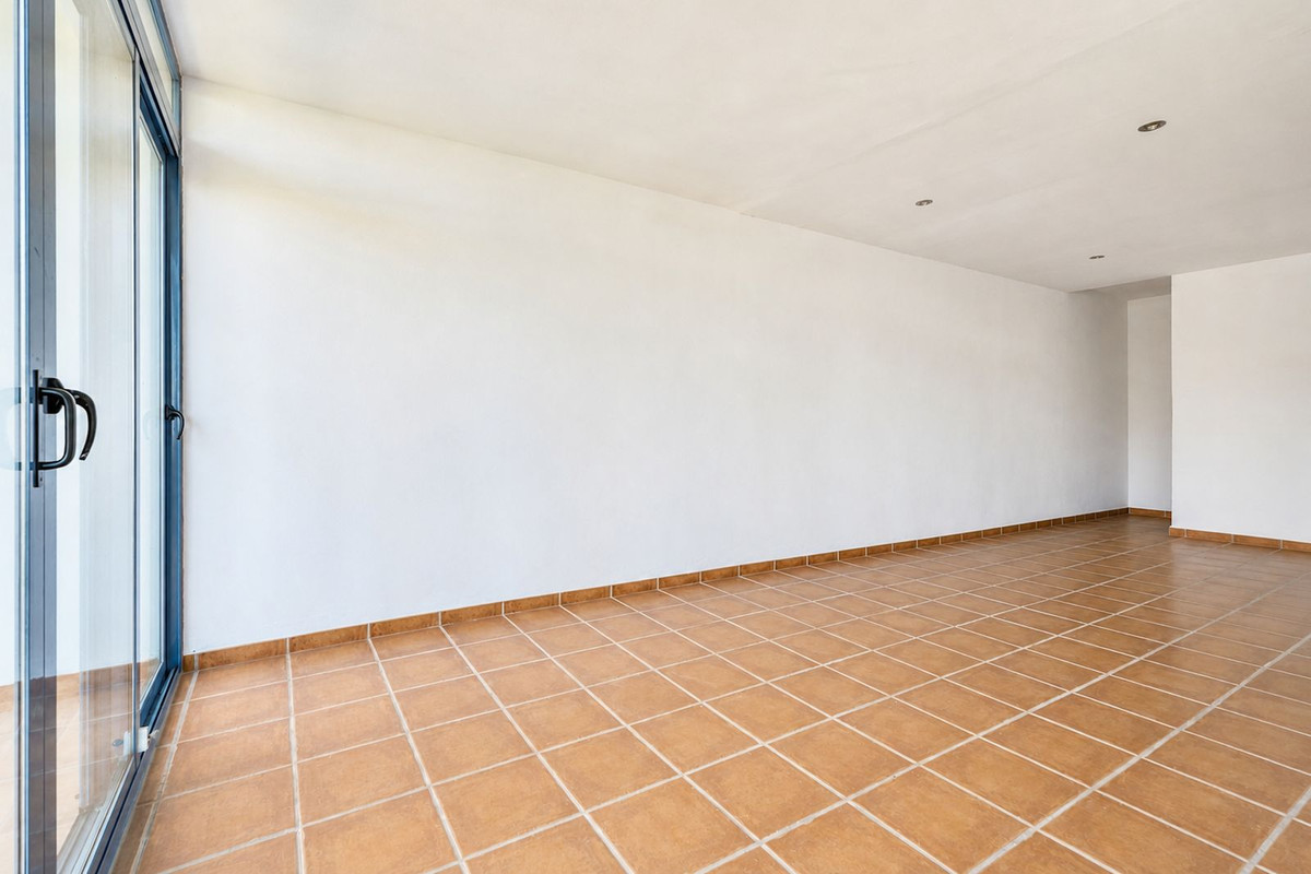 4 Bed Townhouse for sale in Nueva Andalucía Costa Del Sol, Málaga, Spain