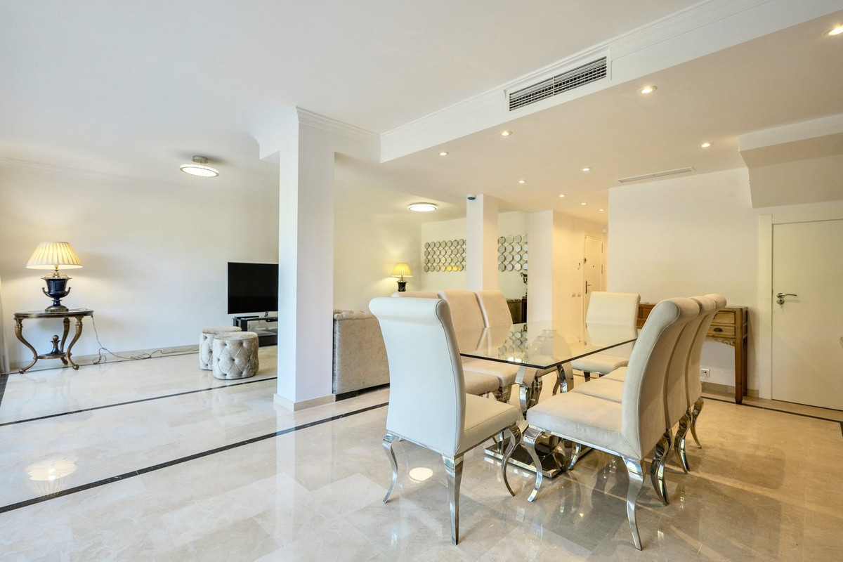 4 Bed Townhouse for sale in Nueva Andalucía Costa Del Sol, Málaga, Spain
