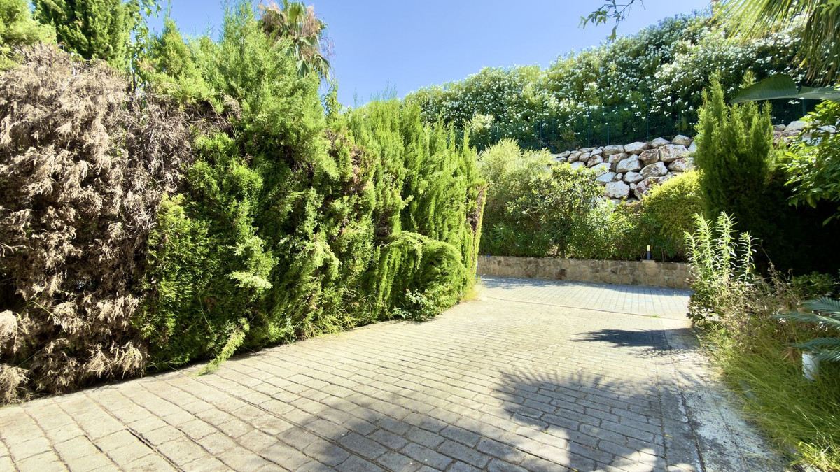 4 Bed Townhouse for sale in Nueva Andalucía Costa Del Sol, Málaga, Spain