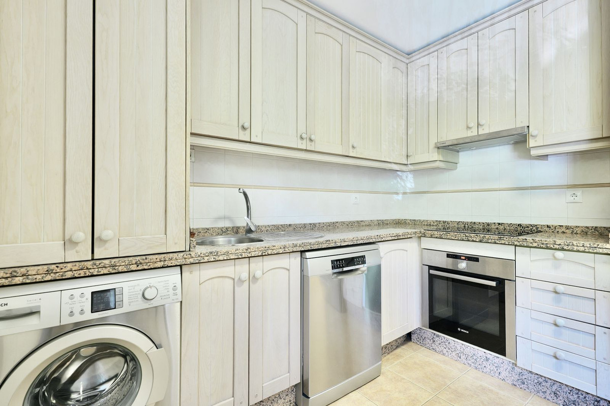 4 Bed Townhouse for sale in Nueva Andalucía Costa Del Sol, Málaga, Spain