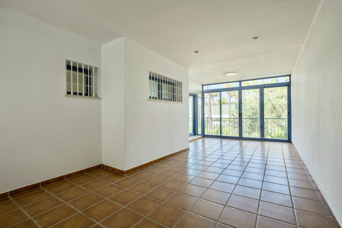4 Bed Townhouse for sale in Nueva Andalucía Costa Del Sol, Málaga, Spain