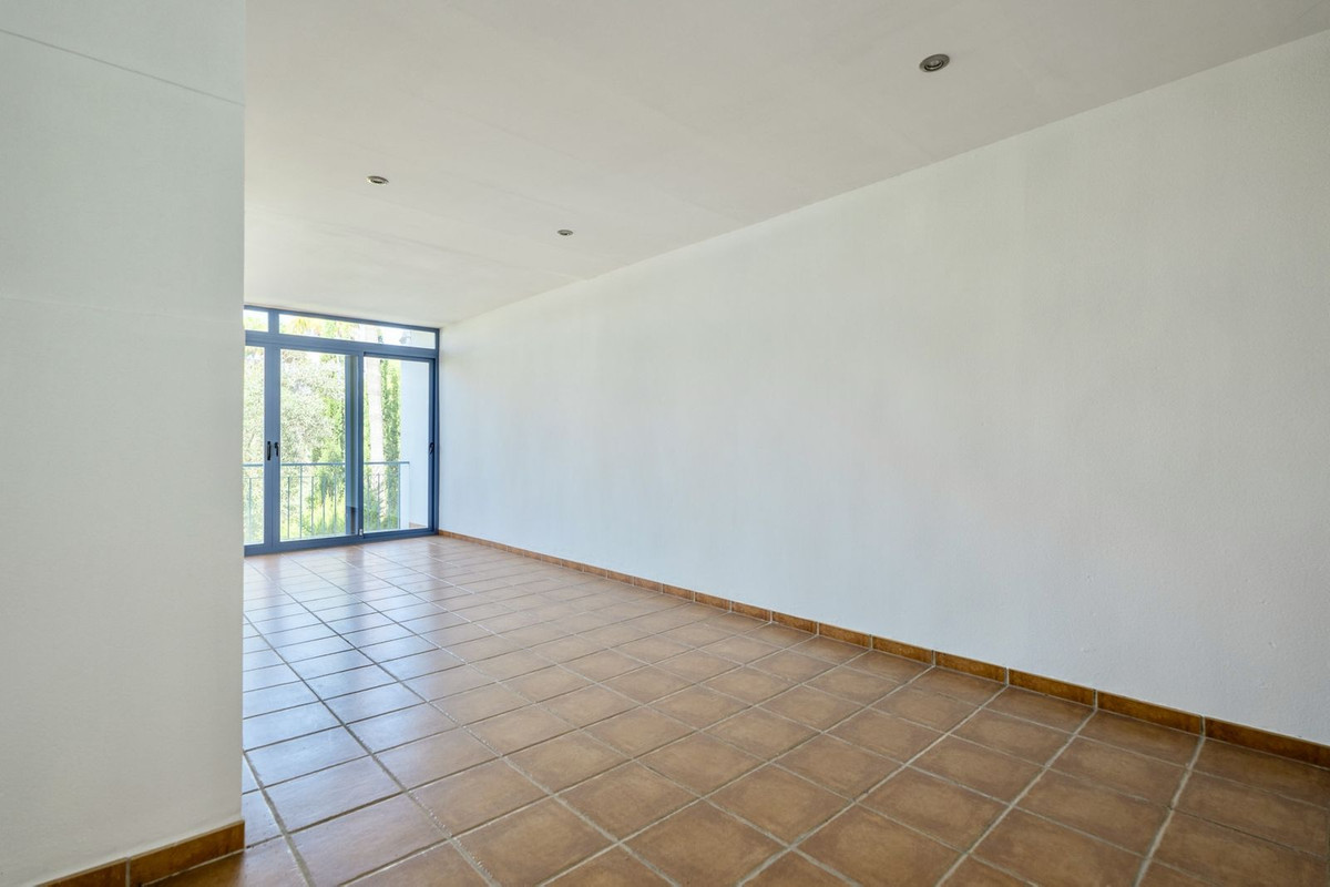 4 Bed Townhouse for sale in Nueva Andalucía Costa Del Sol, Málaga, Spain