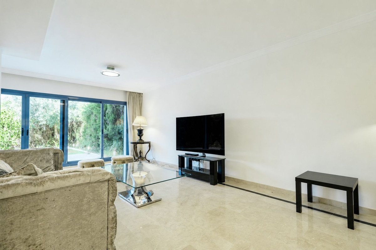 4 Bed Townhouse for sale in Nueva Andalucía Costa Del Sol, Málaga, Spain
