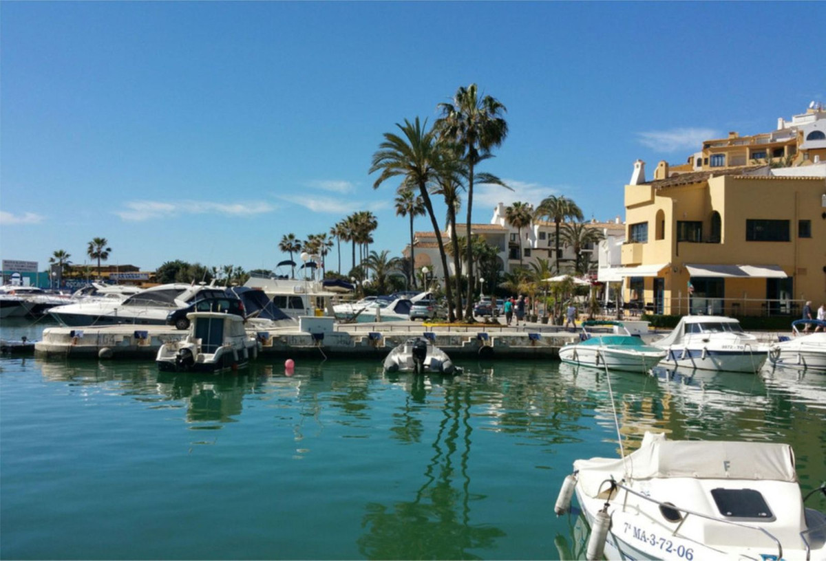 3 Bed Apartment for sale in Cabopino Costa Del Sol, Málaga, Spain