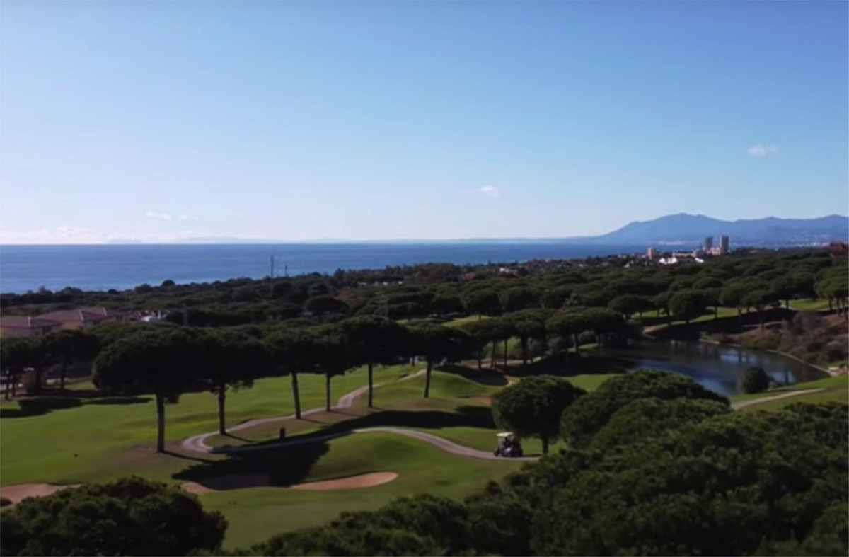 3 Bed Apartment for sale in Cabopino Costa Del Sol, Málaga, Spain