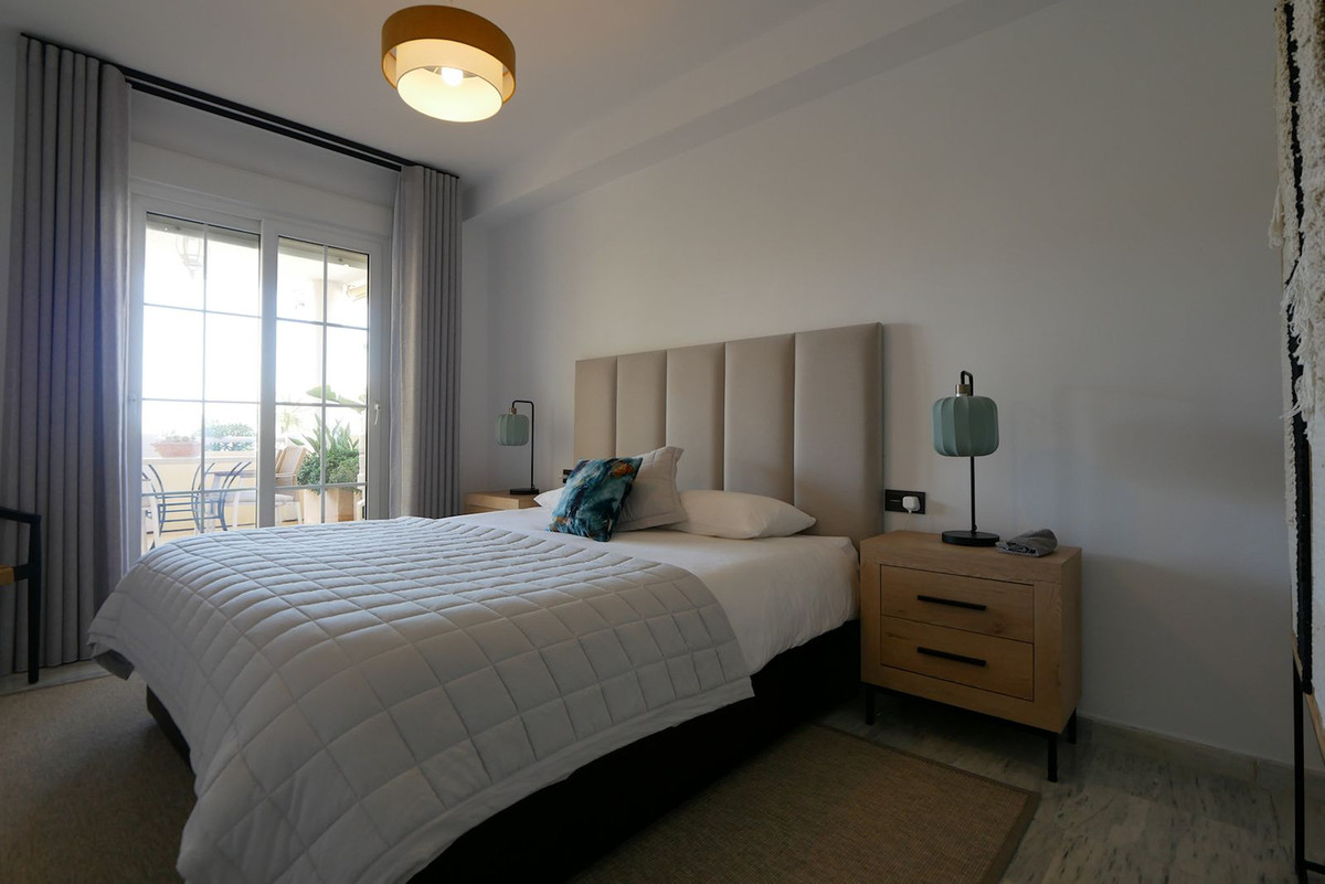 3 Bed Apartment for sale in Cabopino Costa Del Sol, Málaga, Spain