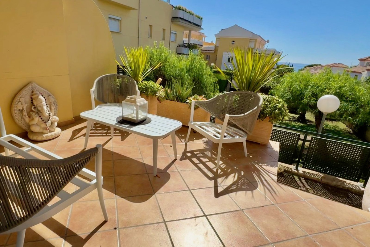 3 Bed Apartment for sale in Cabopino Costa Del Sol, Málaga, Spain