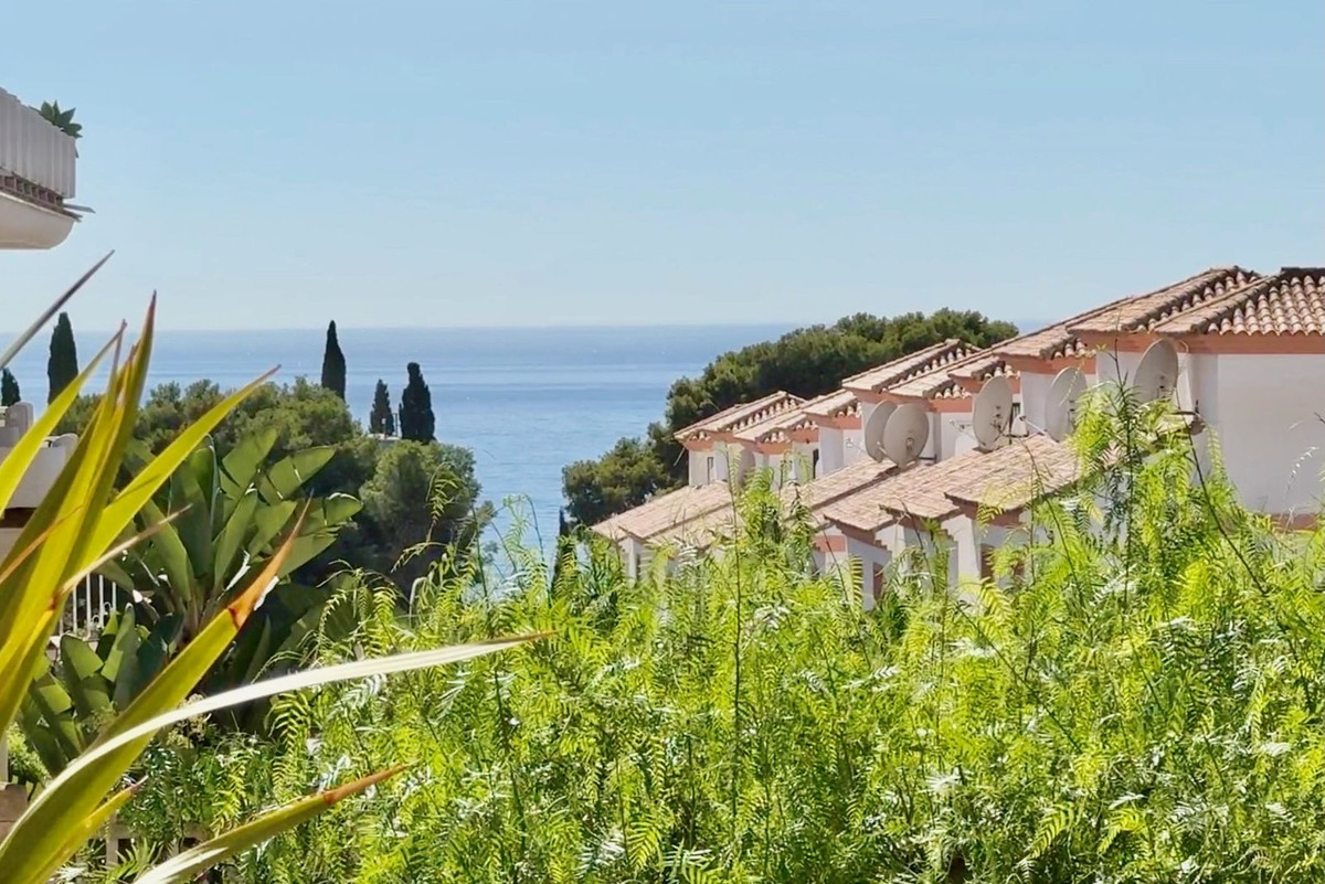 3 Bed Apartment for sale in Cabopino Costa Del Sol, Málaga, Spain