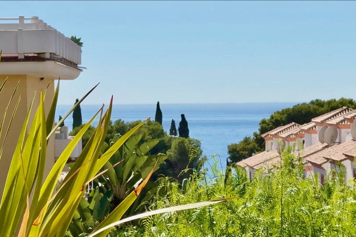 3 Bed Apartment for sale in Cabopino Costa Del Sol, Málaga, Spain