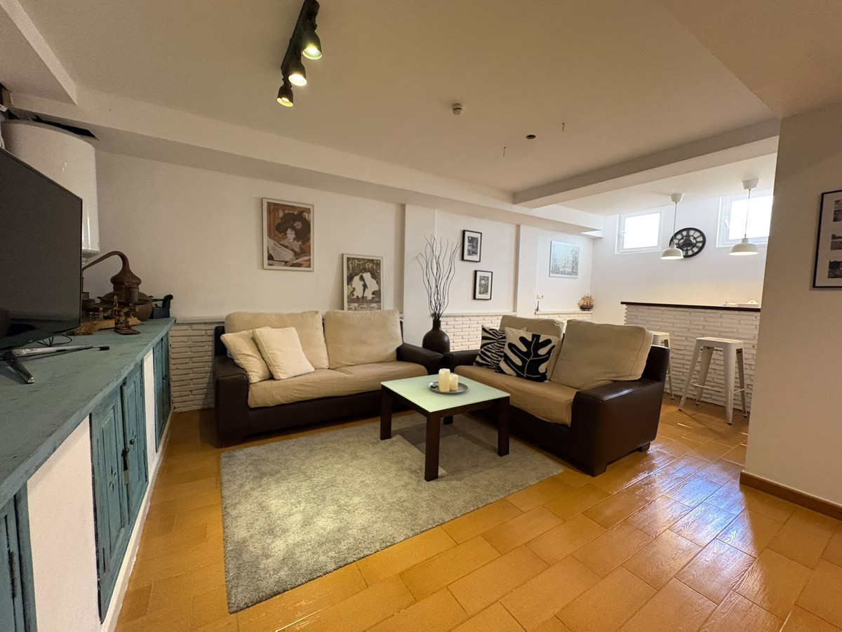 5 Bed Apartment for sale in Benalmadena Costa Del Sol, Málaga, Spain