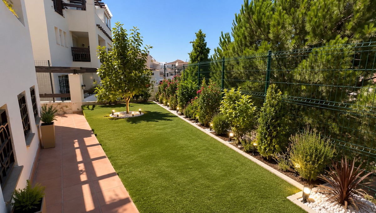 5 Bed Apartment for sale in Benalmadena Costa Del Sol, Málaga, Spain