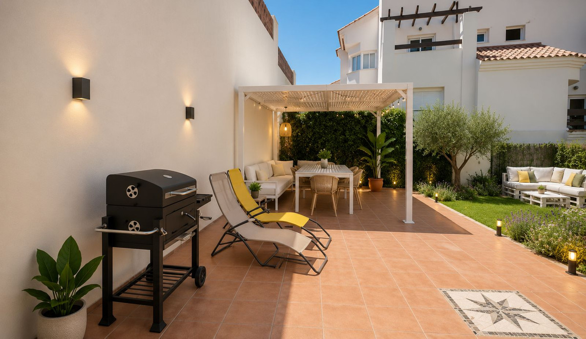 5 Bed Apartment for sale in Benalmadena Costa Del Sol, Málaga, Spain