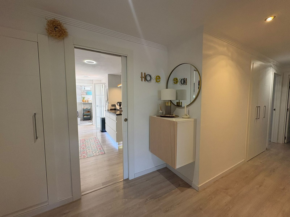 5 Bed Apartment for sale in Benalmadena Costa Del Sol, Málaga, Spain