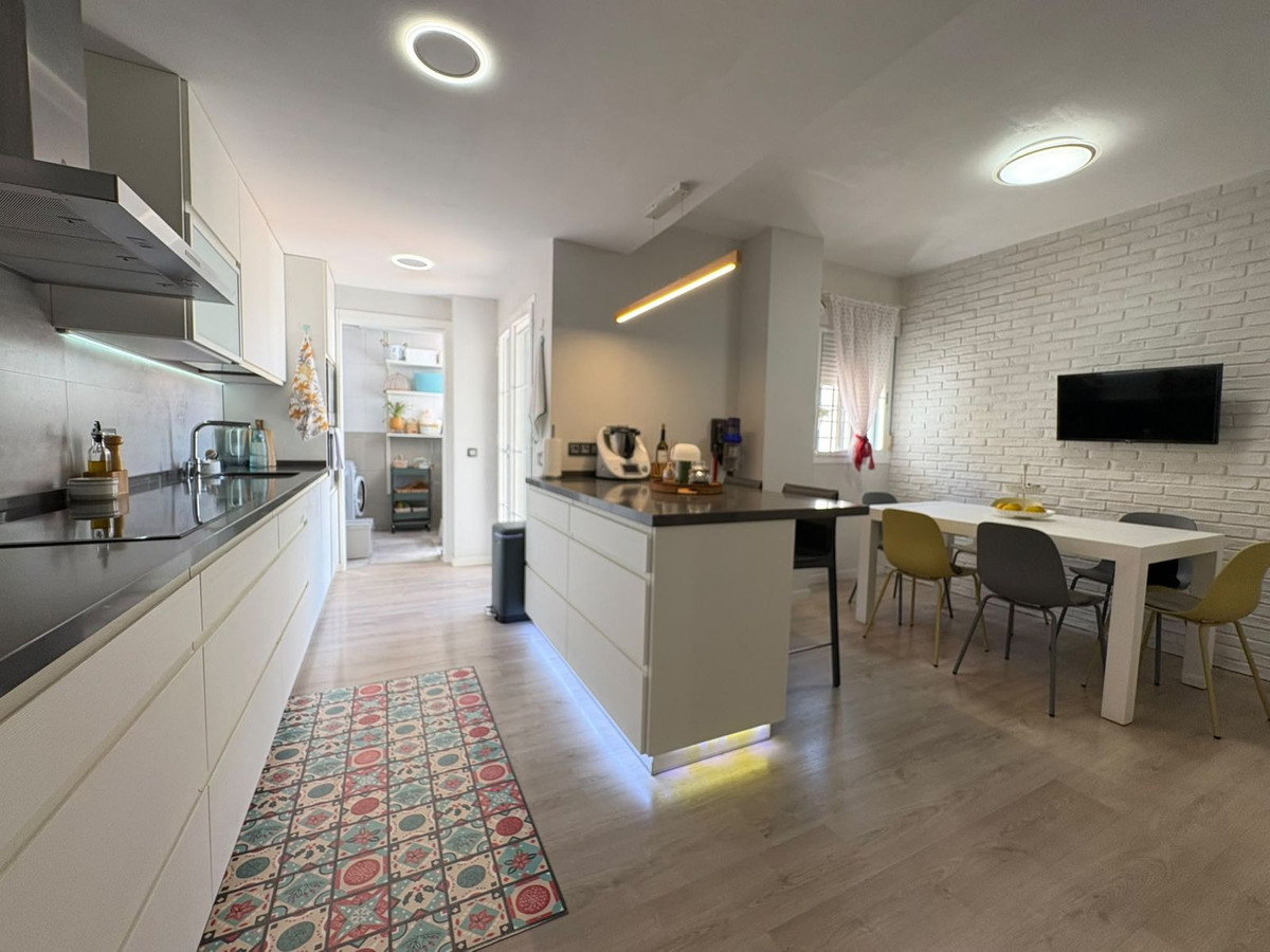 5 Bed Apartment for sale in Benalmadena Costa Del Sol, Málaga, Spain