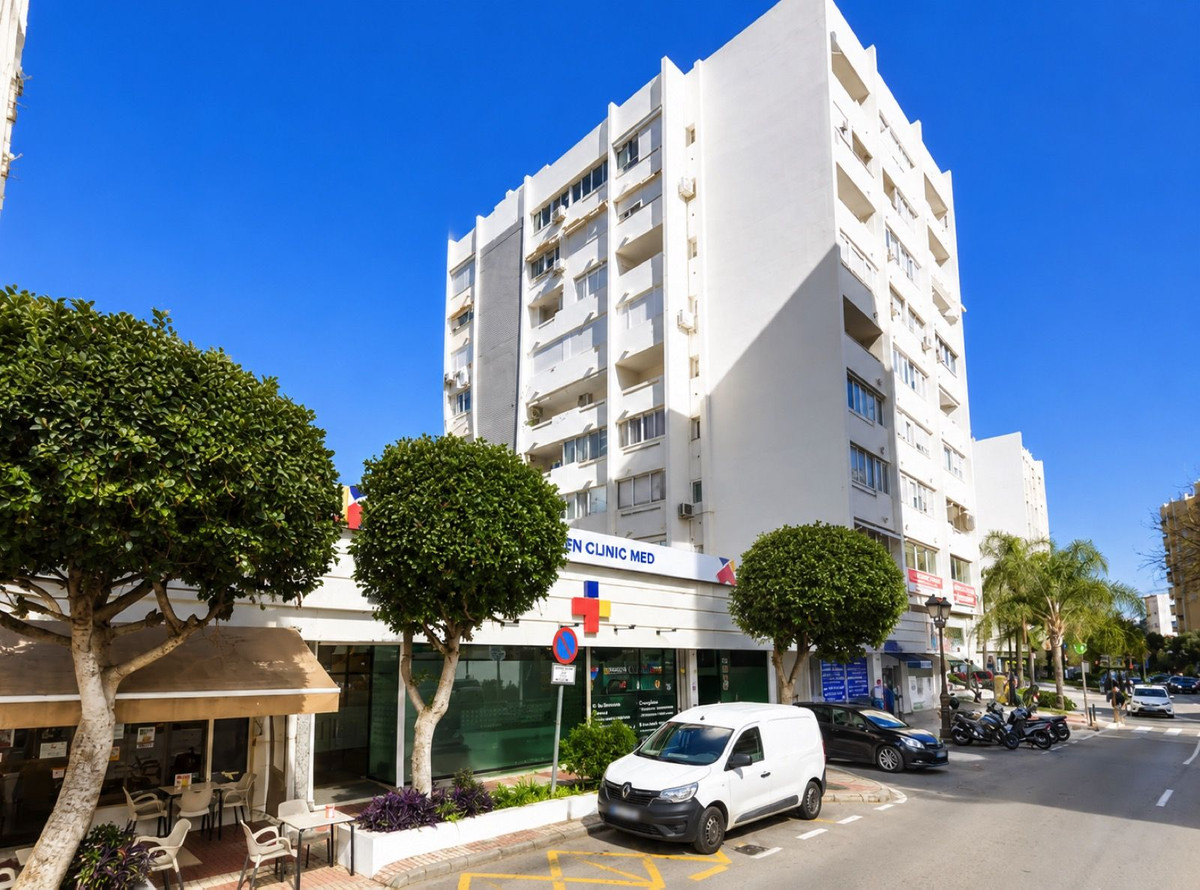 3 Bed Apartment for sale in Marbella Costa Del Sol, Málaga, Spain