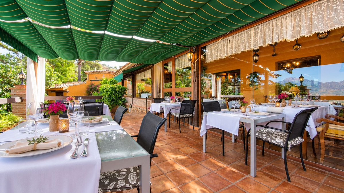 8 Bed Townhouse for sale in Cártama Costa Del Sol, Málaga, Spain