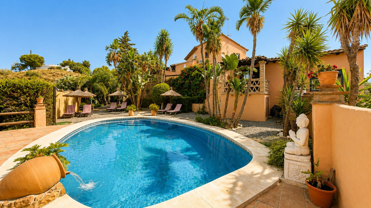 8 Bed Townhouse for sale in Cártama Costa Del Sol, Málaga, Spain