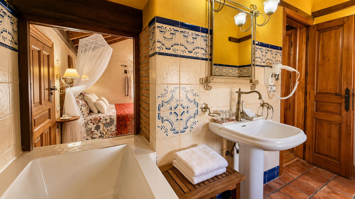8 Bed Townhouse for sale in Cártama Costa Del Sol, Málaga, Spain