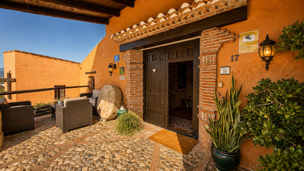 8 Bed Townhouse for sale in Cártama Costa Del Sol, Málaga, Spain