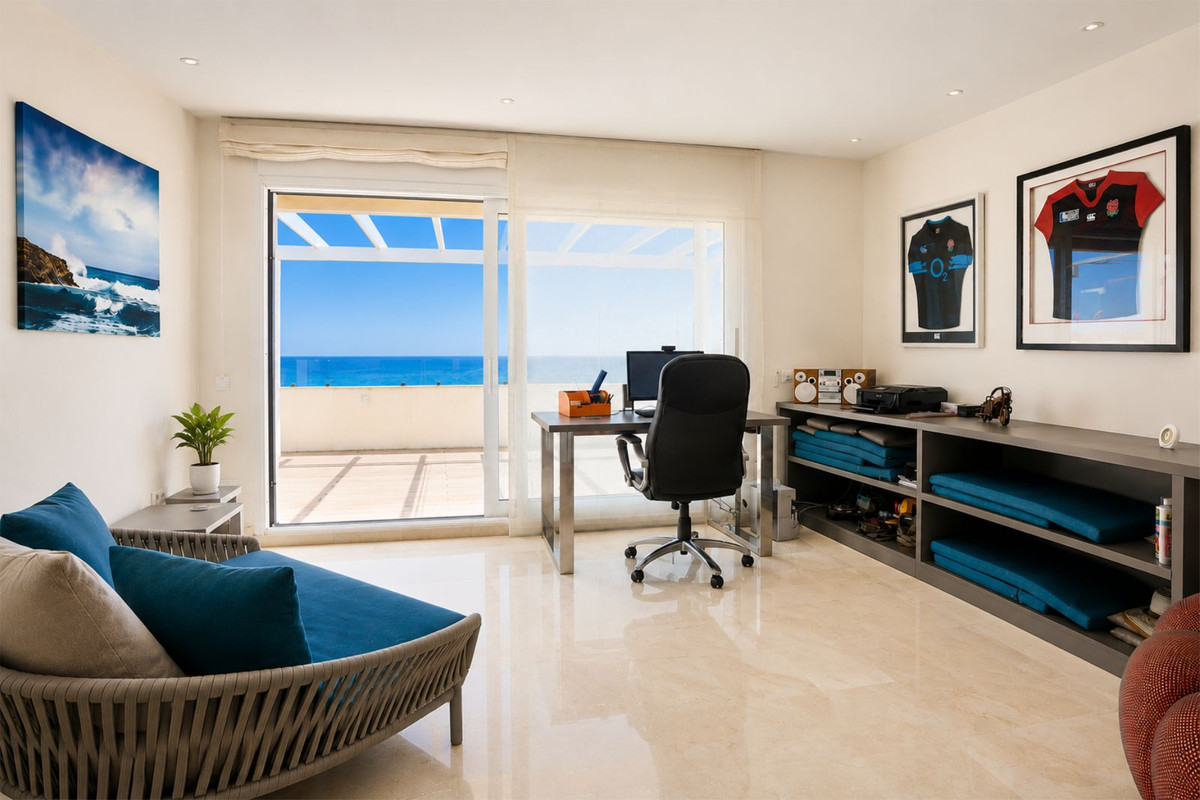 5 Bed Apartment for sale in Cabopino Costa Del Sol, Málaga, Spain