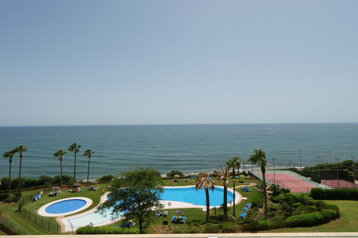 5 Bed Apartment for sale in Cabopino Costa Del Sol, Málaga, Spain