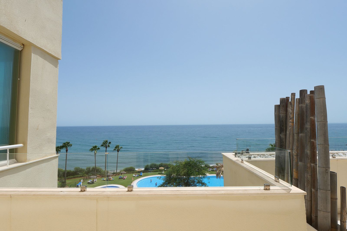 5 Bed Apartment for sale in Cabopino Costa Del Sol, Málaga, Spain