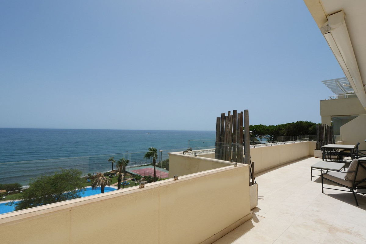 5 Bed Apartment for sale in Cabopino Costa Del Sol, Málaga, Spain