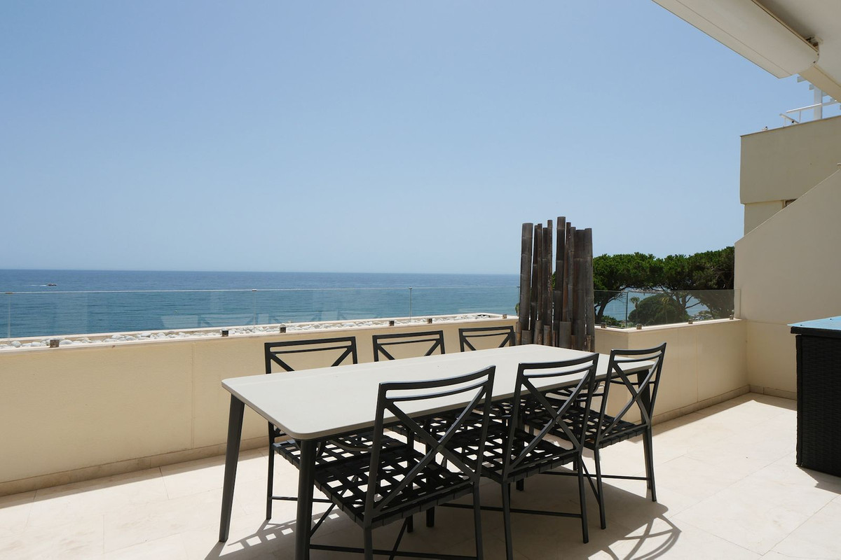 5 Bed Apartment for sale in Cabopino Costa Del Sol, Málaga, Spain