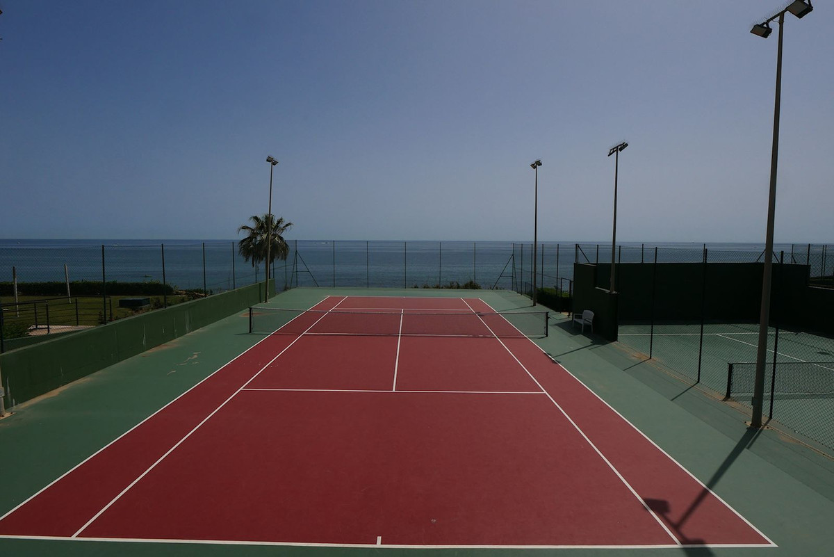 5 Bed Apartment for sale in Cabopino Costa Del Sol, Málaga, Spain
