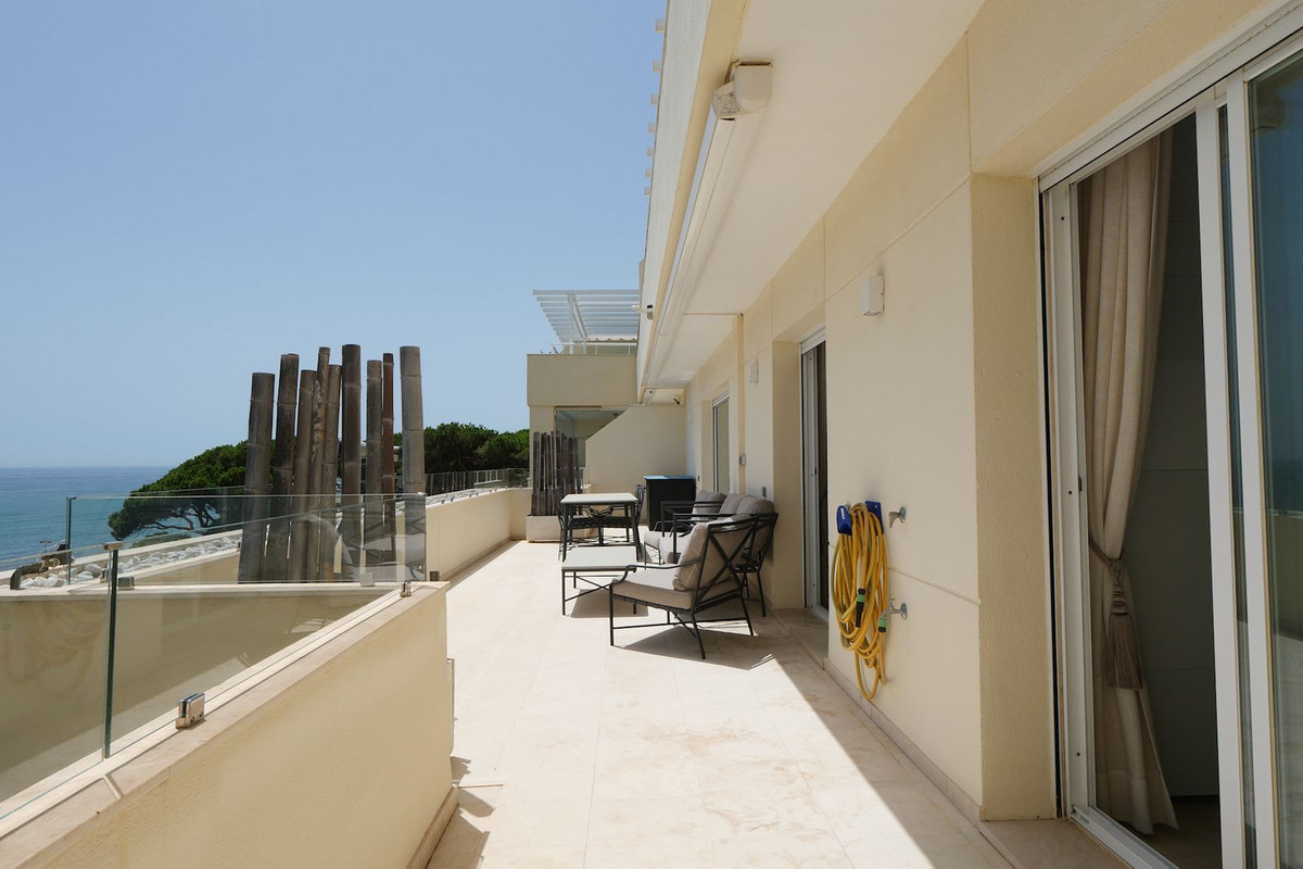 5 Bed Apartment for sale in Cabopino Costa Del Sol, Málaga, Spain