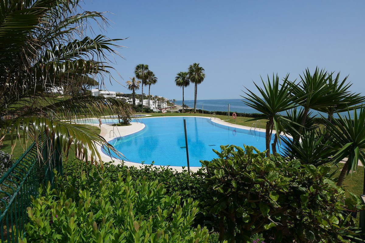 5 Bed Apartment for sale in Cabopino Costa Del Sol, Málaga, Spain