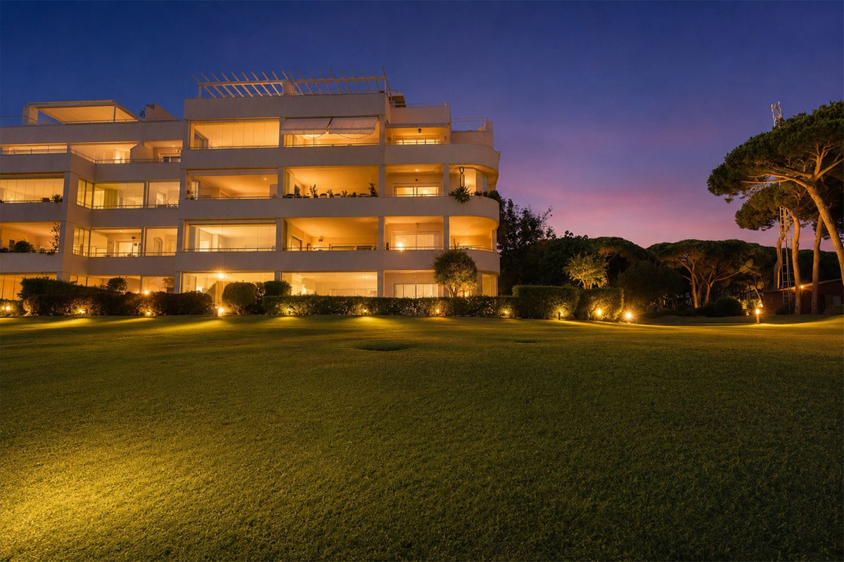 5 Bed Apartment for sale in Cabopino Costa Del Sol, Málaga, Spain