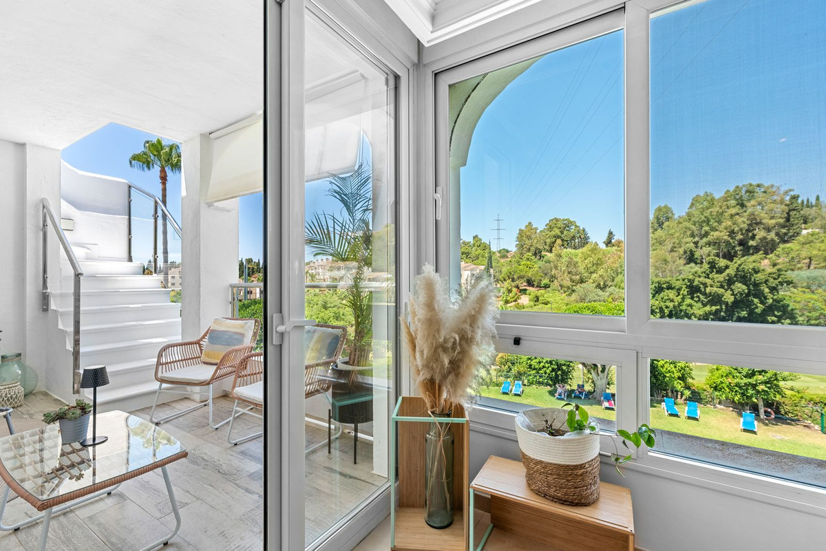 3 Bed Apartment for sale in Benahavís Costa Del Sol, Málaga, Spain