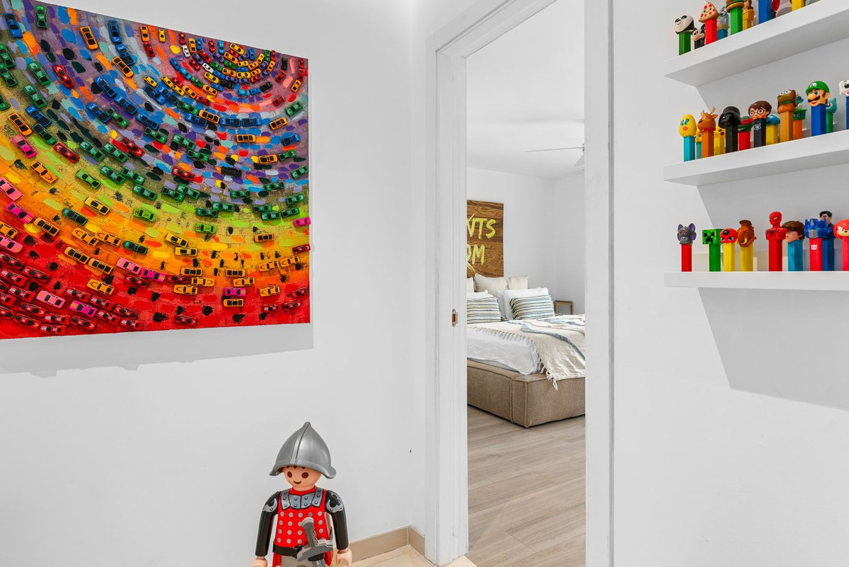 3 Bed Apartment for sale in Benahavís Costa Del Sol, Málaga, Spain