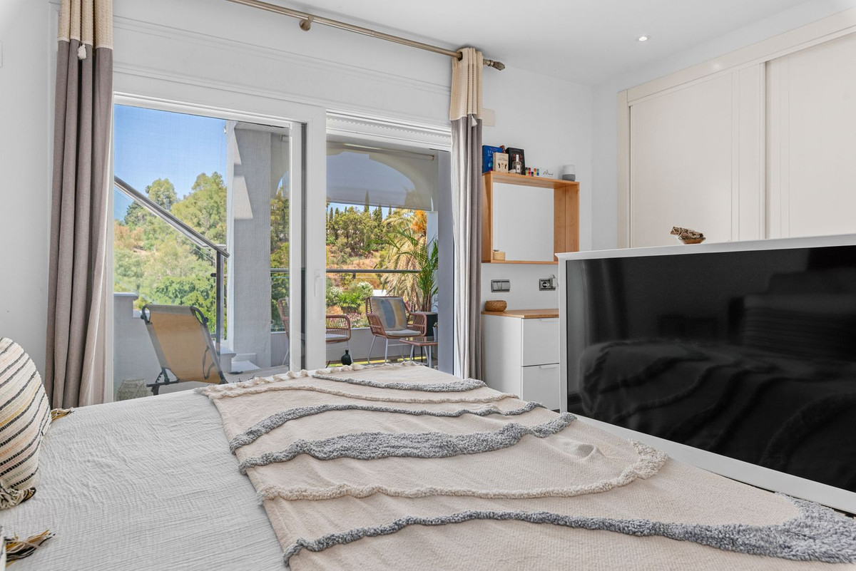 3 Bed Apartment for sale in Benahavís Costa Del Sol, Málaga, Spain