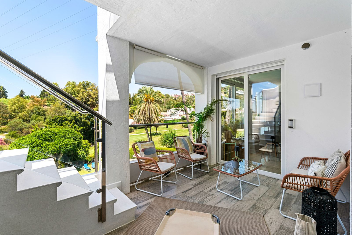 3 Bed Apartment for sale in Benahavís Costa Del Sol, Málaga, Spain