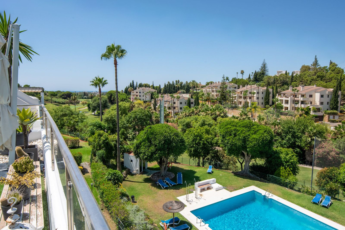 3 Bed Apartment for sale in Benahavís Costa Del Sol, Málaga, Spain