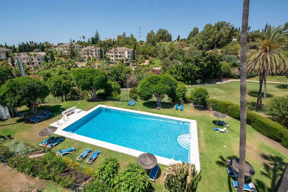 3 Bed Apartment for sale in Benahavís Costa Del Sol, Málaga, Spain